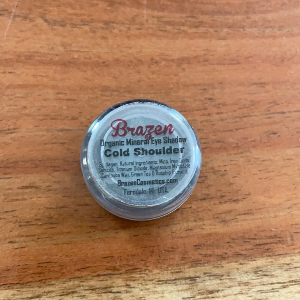 New Brazen cosmetics organic mineral eyeshadow in cold shoulder
